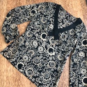 TUNIC BLOUSE in Black and Tan floral print size S